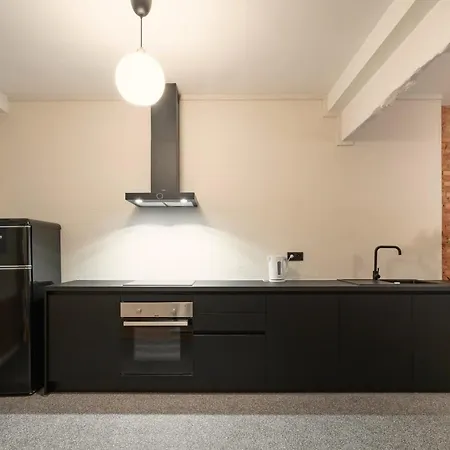 Apartment Very Large Station